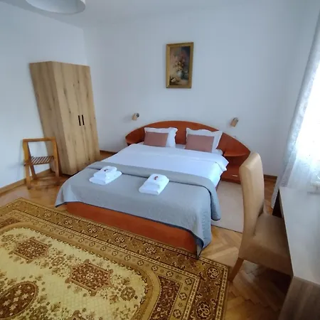 Friends Studios - Central Station - Self Check-In Brasov Room photo