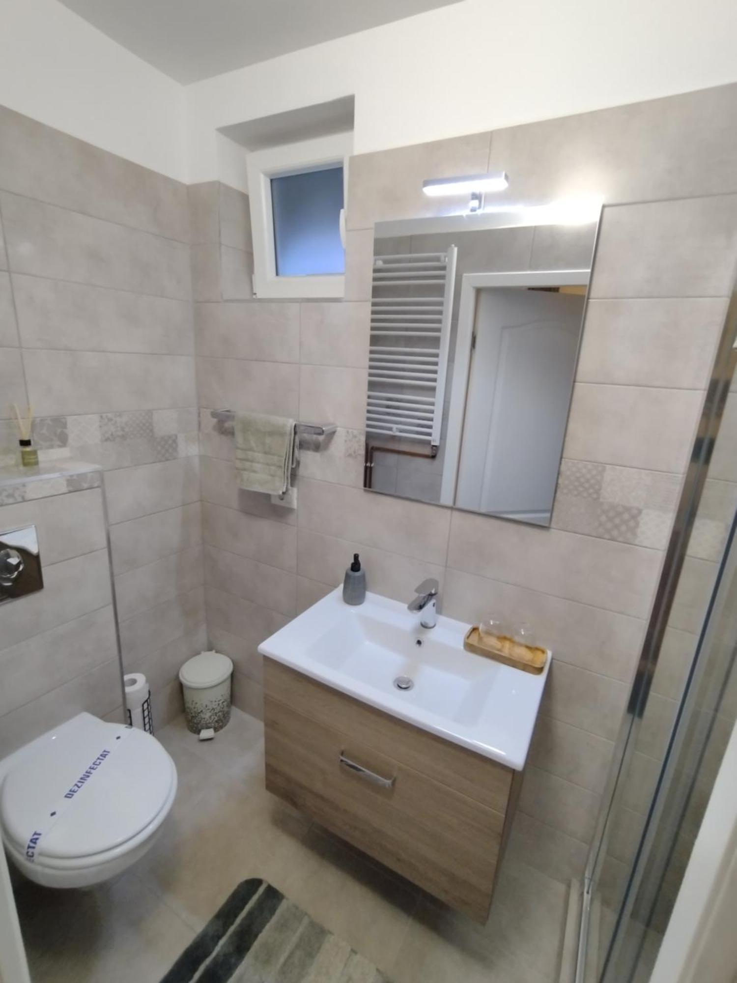 Friends - Station - Self Check-in Apartment